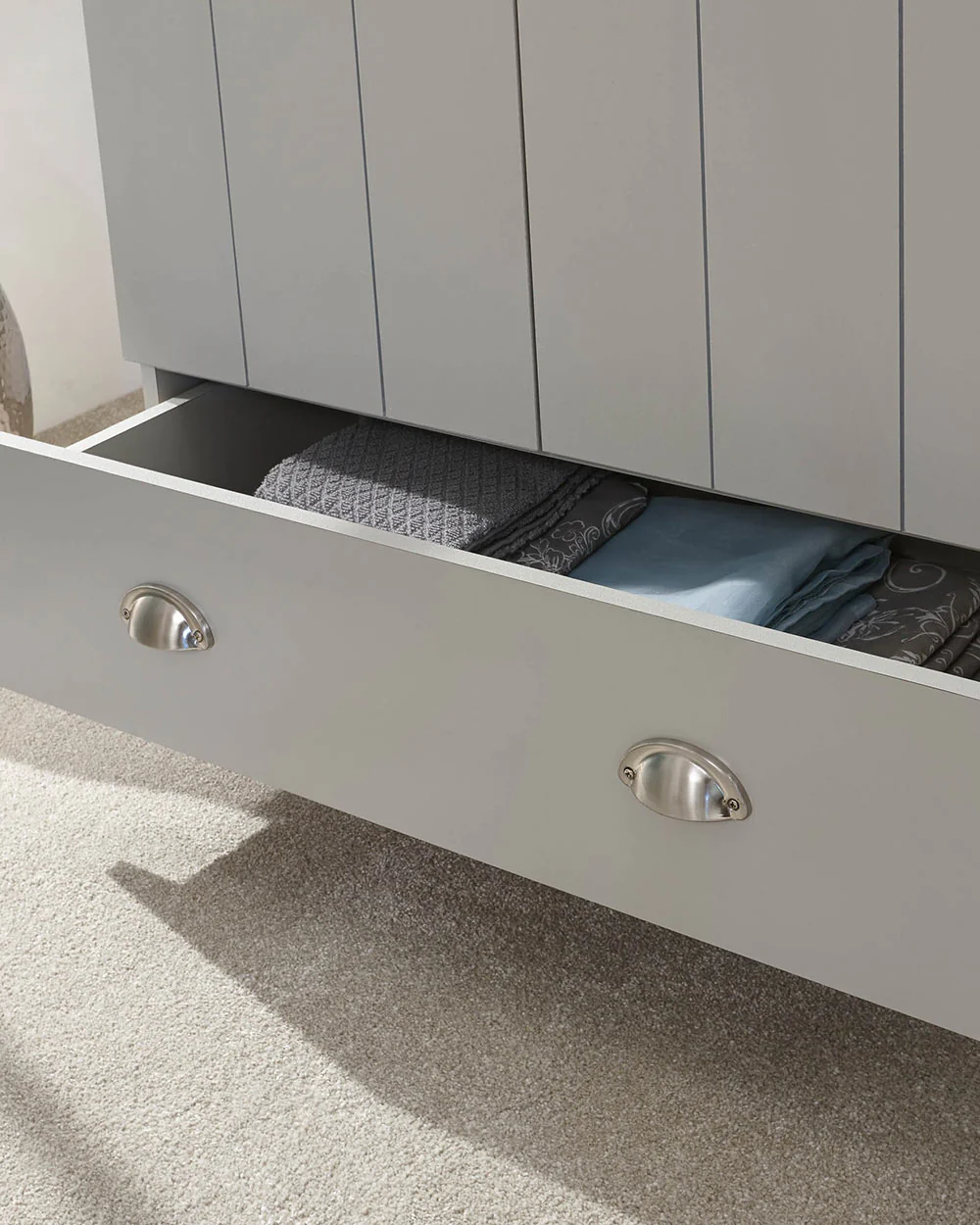 Kendal 2 Door Wardrobe with 1 Drawer Grey - Image 3