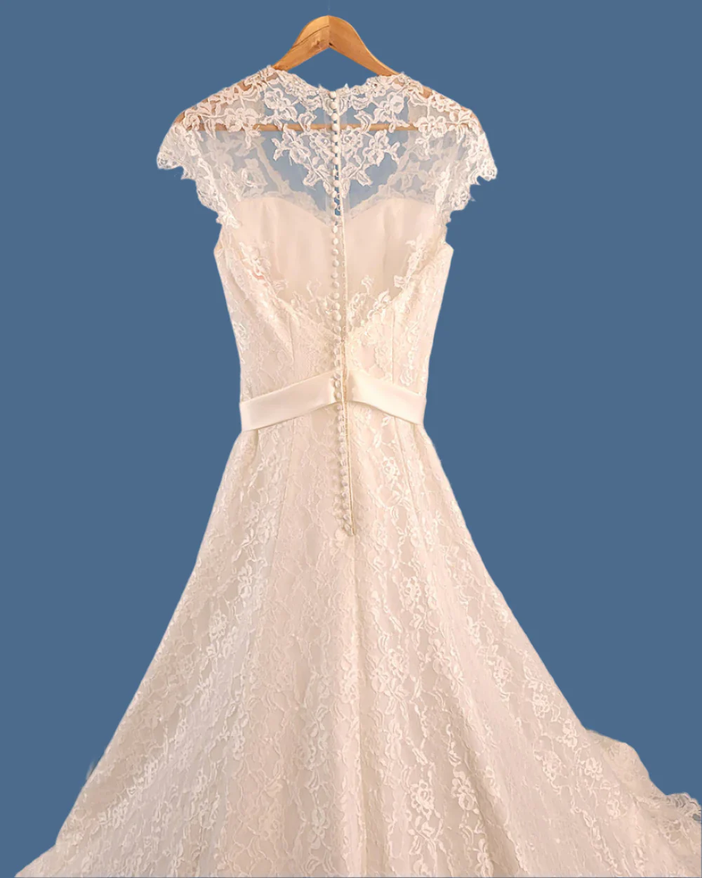 Charlotte Balbier Ivory Lace Sleeved Wedding Dress Size 10 - Image 6