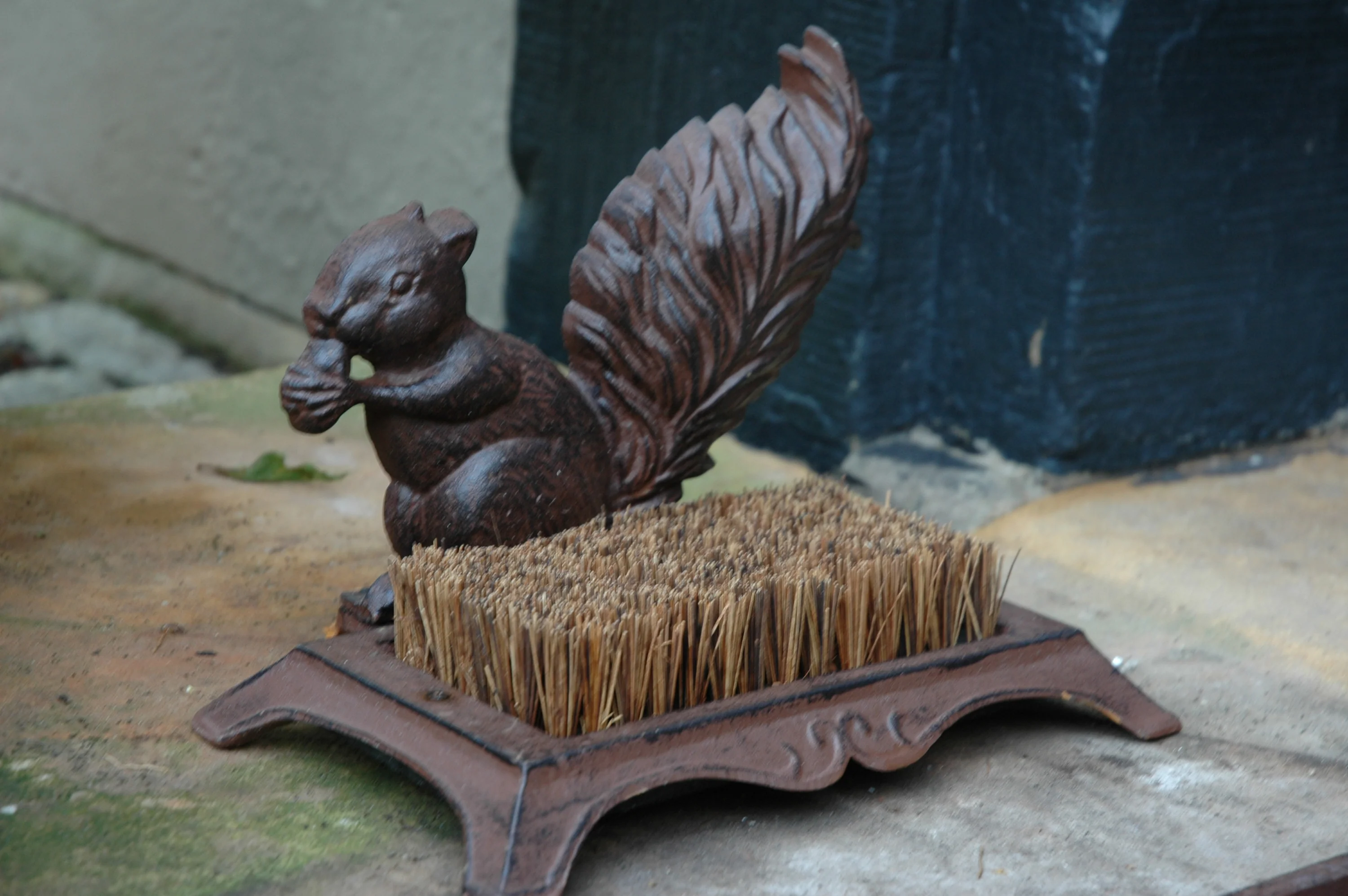 Garden Squirrel Boot Brush - Image 2
