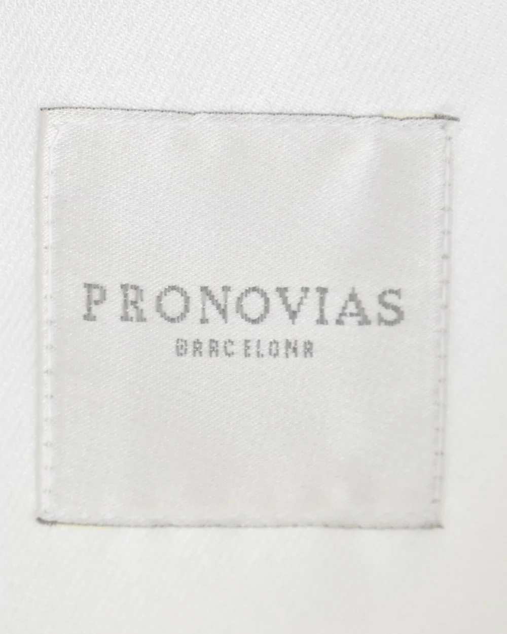Pronovias Ivory A Line Wedding Dress with Veil Size 12 - Image 12