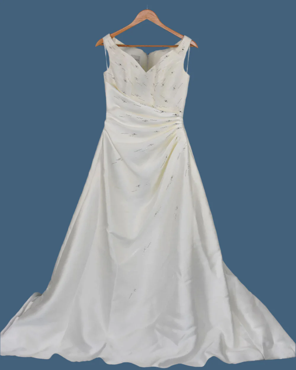Pronovias Ivory A Line Wedding Dress with Veil Size 12 - Image 2