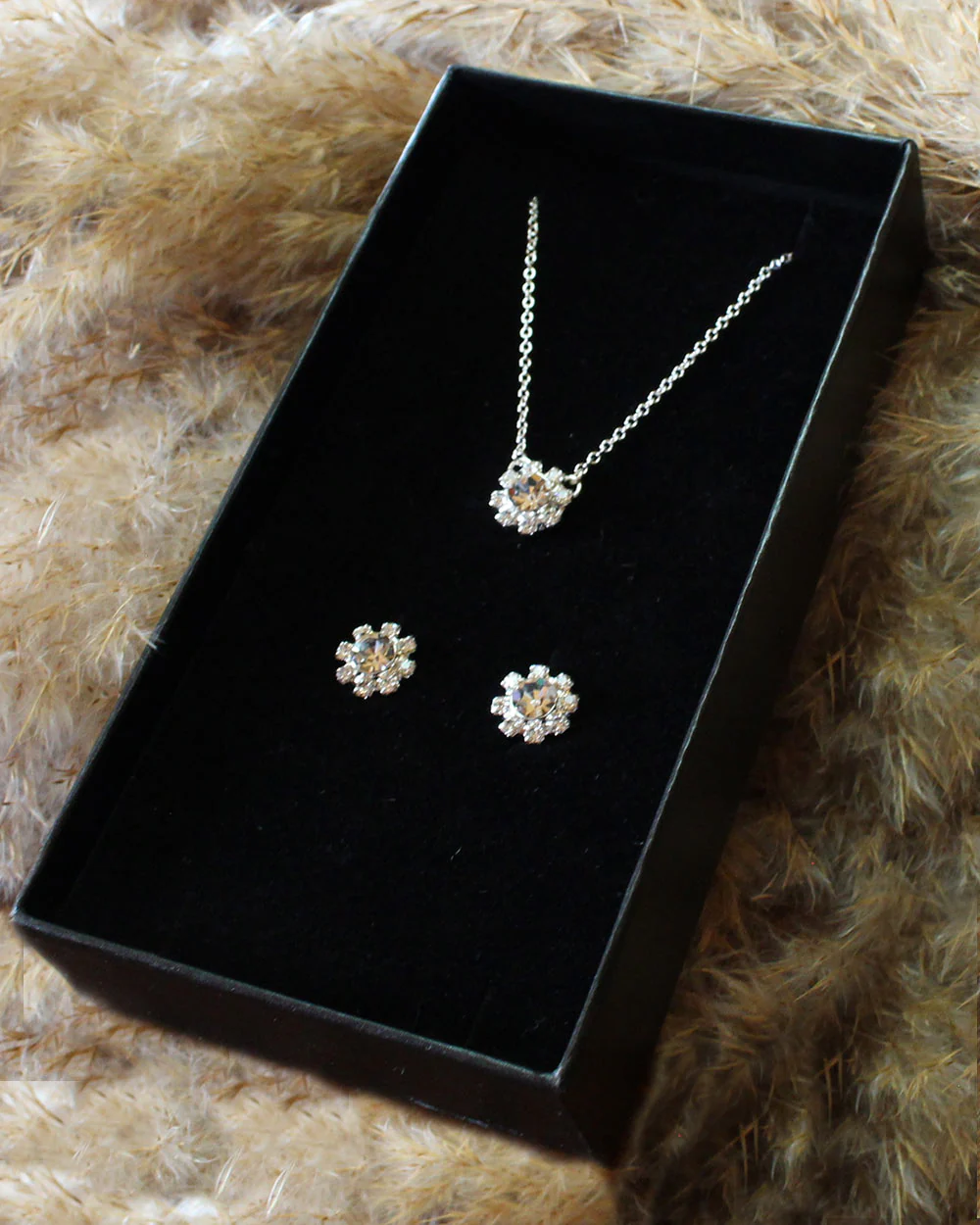 Wedding Jewellery Set Crystal Flower - Image 3